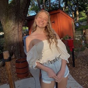 Meet your Posher, Daphne